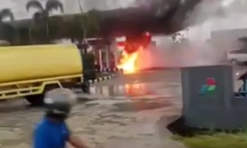 Kebakaran motor di SPBU Sungai Pinang yang menghebohkan warga, Selasa (15/7/2022) pukul 14.50 WIB