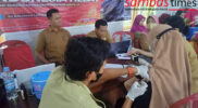 Suasana vaksinasi yang di gelar BIN, Selasa (26/7/2022) di Desa Dungun Perapakan, Kecamatan Tebas
