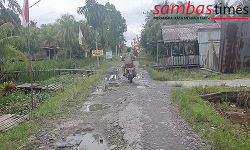 Kondisi Jalan Di Desa Rambayan yang memprihatinkan tahun ini akan dikerjakan