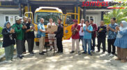 UMKM Kabupaten Sambas berangkat ke PLBN Aruk menggunakan Bus Poltesa Sambas
