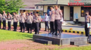 Kapolres Sambas AKBP Laba Meliala saat memimpin upacara Purna Bhakti Kompol Dwiyono