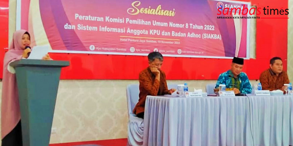 Plh Ketua KPU Kabupaten Sambas Irawati menyampaikan tujuan sosialisasi peraturan KPU, Sabtu (19/11/2022).