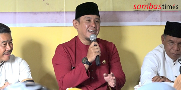Wakil Bupati Sambas Fahrur Rofi menyampaikan Program Prosesar kepada Masyarakat Desa Lumbang, Jumat (4/11/2022).