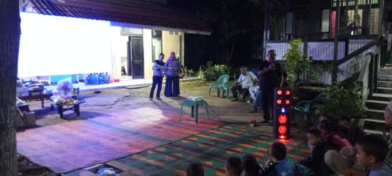 Suasana menunggu Nobar laga final Piala Dunia dikediaman Pak Ude Burhanudin, Minggu (18/12/2022) malam. 