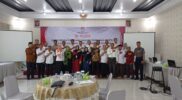 Ketua KPU Kabupaten Sambas dan Anggota foto bersama usai uji publik