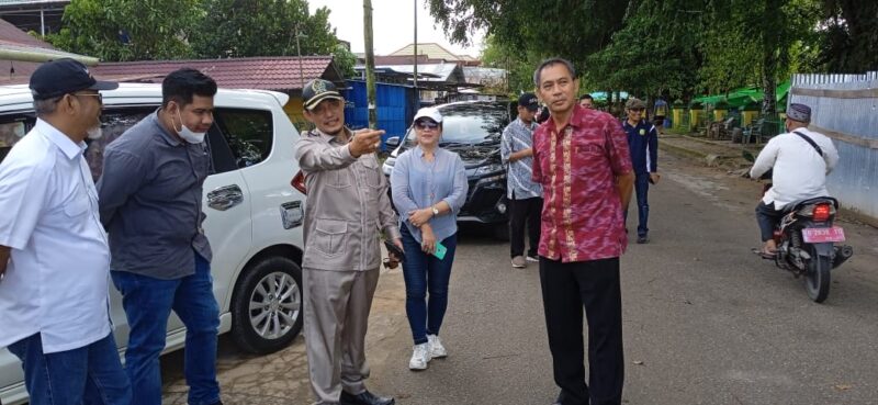 Komisi IV DPRD Kalbar meninjau pekerjaan Waterfront Sambas yang gagal oleh pelaksana kerja, Kamis (22/12/2022).
