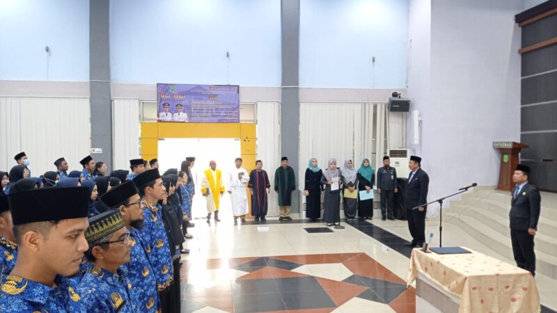 Bupati Sambas Satono melantik 146 Pejabat Fungsional, Selasa (27/12/2022) di Aula BKPSDMAD.