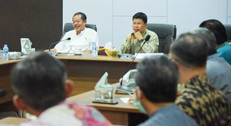 Bupati Sambas Satono pimpin Rapat Evaluasi Laporan Kinerja Perangkat Daerah, Jumat (30/12/2022)
