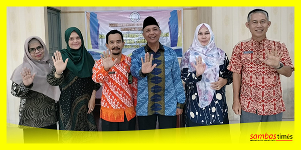 Foto bersama usai pembentukan kepengurusan FKUB Kabupaten Sambas, Kamis (19/1/2023).
