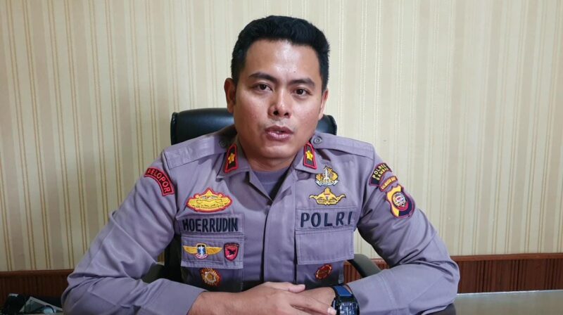 Kapolsek Pemangkat, Kompol Hoerrudin.