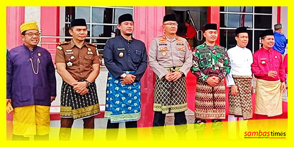 Pimpinan DPRD Sambas foto bersama Bupati, Wakil dan Forkopimda Kabupaten Sambas, Sabtu (28/1/2023).