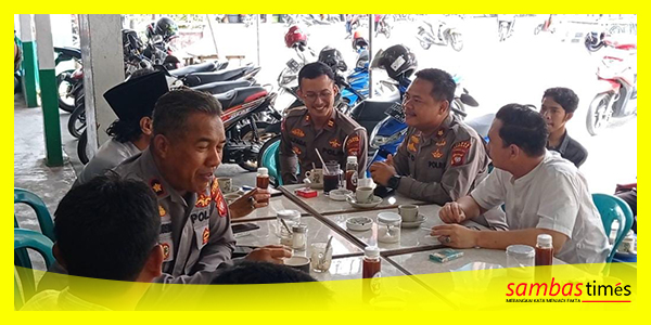 Foto: Polres Sambas bersama masyarakat berdiskusi tentang Kamtibmas pada kegiatan Ngopi To
