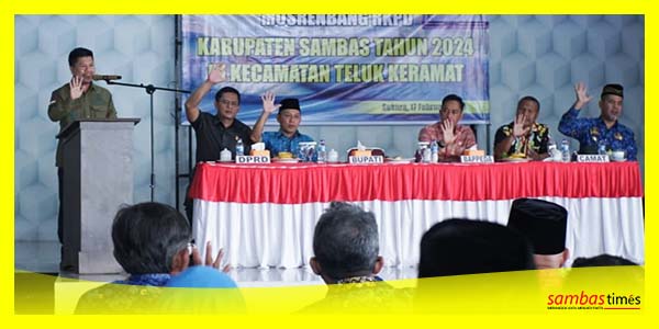 Bupati Sambas Satono membuka Musrenbang RKPD tahun 2024 Kecamatan Teluk Keramat, Jumat (17/2/2023).