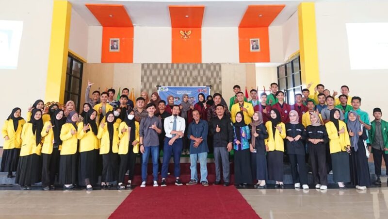 Kadiskominfo Kabupaten Sambas mengabadikan momen bersama Dosen dan Ormawa IAIS, Kamis (9/2/2023).