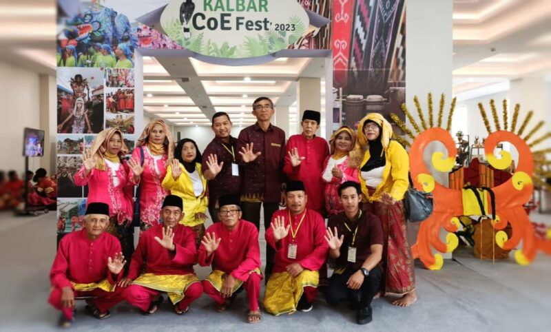 Grup Ngamping Sebadi bersama Kadis Pariwisata I Ketut Sukarja mengabadikan moment CoEFest 2023, Kamis (9/2/2023) di Pontianak.