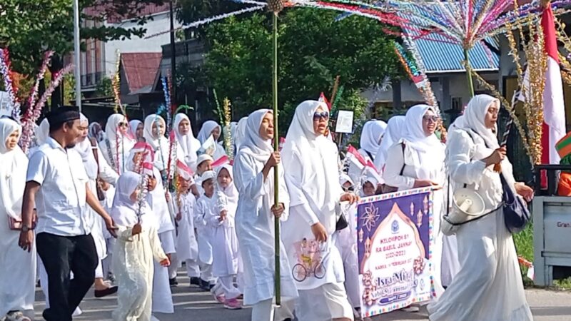 Pawai peringatan Isra Mi'raj yang digelar RA Babul Jannah keliling Sambas, Kamis (16/2/2023).