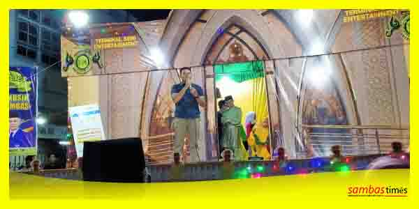 Kapolsek Pemangkat Kompol Hoerrudin memberikan imbauan pada Pagelaran Seni Musik dan Budaya Daerah Sambas.