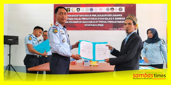 Kerjasama Bapas dan ADI Sambas memberikan pembinaan kepada warga binaan, Selasa (14/2/2023)..