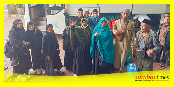 14 Jemaah Umrah yang terlantar di Bekasi, Jawa Barat tiba di Kalimantan Barat, Selasa (28/3/2023).