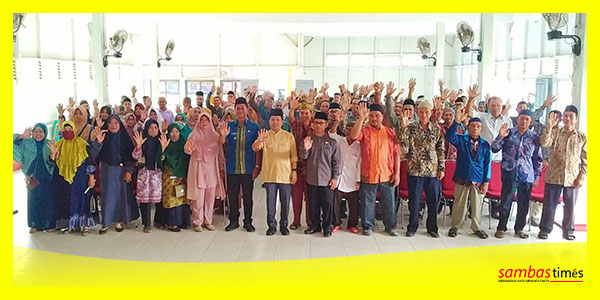 Bupati Sambas Satono bersilaturahmi bersama Imam Masjid, Amilin, Guru Ngaji dan Pengurus Jenazah, Jumat (24/3/2023) di Gedung Serbaguna Tebas.