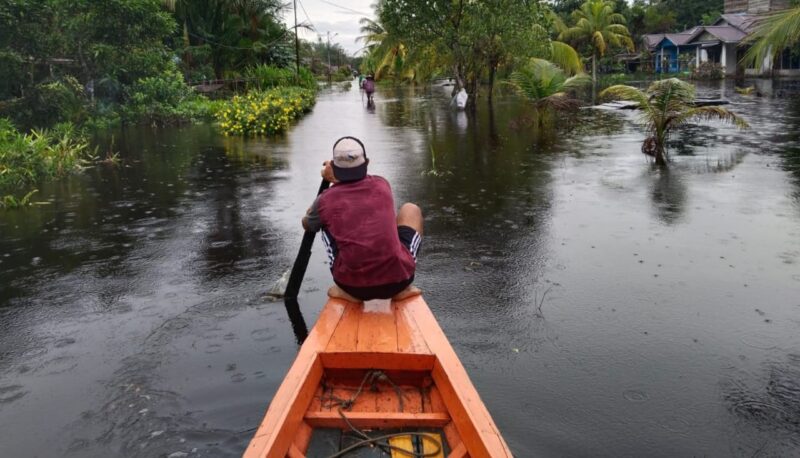 Banjir yang melanda Kabupaten Sambas.