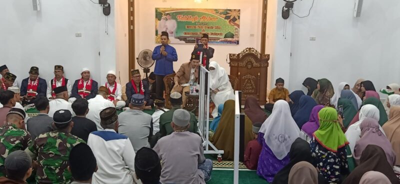 Misni Safari Ketua YSRM Kabupaten Sambas sosialisasi Pembangunan Masjid 1001 Kubah di Masjid Syahrul Mubarak, Sabtu (18/3/2023) malam.