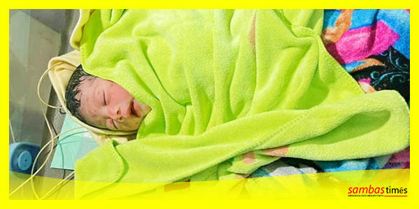 Kondisi Bayi perempuan yang ditemukan warga di Jalan Lingkar Rambi, saat ini bayi dirawat di RSUD Sambas. Minggu (5/3/2023).