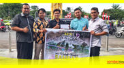 Mahasiswa dan PASS Kalbar foto bersama untuk penyaluran Banjir Kabupaten Sambas