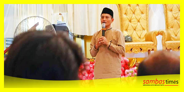 Anggota DPRD Sambas Bui Kiong saat menyampaikan program Jembatan Berkemajuan.