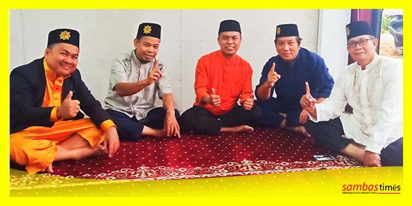 Atbah Romin Suhaili saat menghadiri Buka Puasa bersama panitia Pembangunan Masjid 1001 Kubah.
