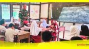 Babinsa Temajuk menyampaikan materi pelajaran bela negara kepada pelajar SDN 16 Desa Temajuk, Kecamatan Paloh.