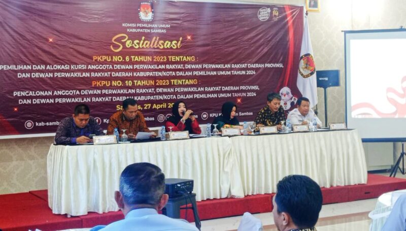 KPU Sambas menggelar Sosialisasi PKPU Nomor 6 Tahun 2023 yang dilanjutkan dengan sosialisasi PKPU Nomor 10 Tahun 2023, Kamis (27/4/2023).