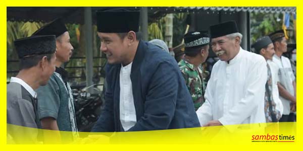 Ketibaan Wakil Bupati Sambas Fahrur Rofi pada Safari Ramadan dan buka puasa bersama di Desa Gapura, Kecamatan Sambas.