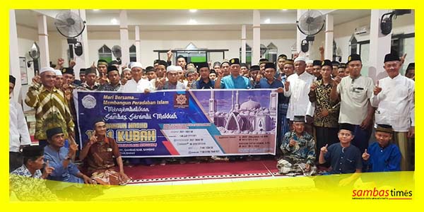 Panitia Pembangunan Masjid 1001 Kubah bersama Jemaah Masjid Al Falah, Kecamatan Tangaran, Sabtu (1/4/2023).