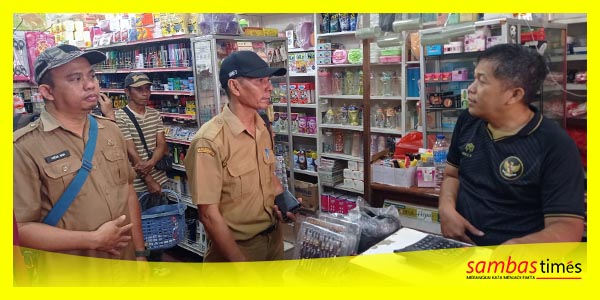 Pemerintah Kabupaten Sambas melalukan Sidak ketersediaan bahan pokok dan harga barang jelang Idul Fitri. Selasa, (18/4/2023).