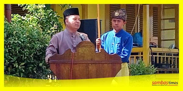 Bupati Sambas Satono saat menyampaikan sambutan pafa acara Tumpahan Salok Orang Sambas, Kamis (18/5/2023).