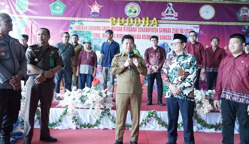 Bupati Sambas Satono saat menghadiri perayaan Dharmasanti Waisak 2567 BE/2023 di Gedung Serbaguna, Desa Lumbang, Selasa (20/6/2023).