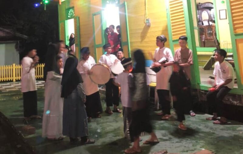Suasana Takbir Keliling yang dilaksanakan Remaja Masjid Desa Durian pada malam Idul Adha 1444 Hijriah.