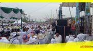 Belasan ribu masyarakat Kabupaten Sambas antusias mengikuti Pawai Muharram 1001 Kubah berhadiah 15 Paket Umrah.