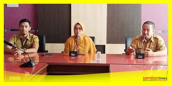 Kabid PIAK Disdukcapil Muslimin menyampaikan keterbatasan jumlah bangko dibandingkan permintaan, Senin (10/7/2023).