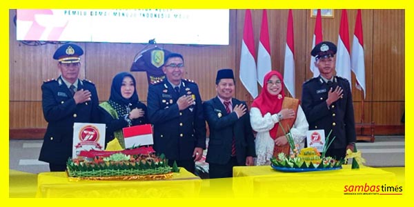 Kapolres Sambas bersama Bupati Sambas Satono pada HUT Bhayangkara ke-77 di Aula Utama Kantor Bupati Sambas, Sabtu (1/7/2023).