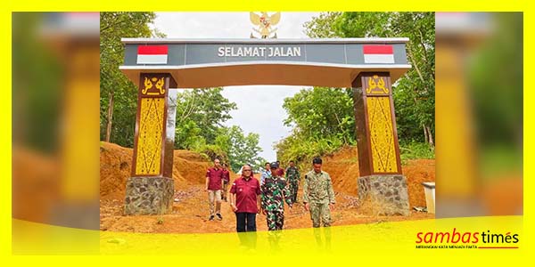 Dokumentasi Kepala Bidang Intelijen dan Penindakan Keimigrasian, Samuel Pangihutan Panggabean saat berkunjung ke PLBT Temajuk.