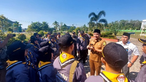 Wakil Bupati Sambas melepas Kontingen Raimuna Nasional (Rainas) ke-XI di MAN IC Sambas. Selasa (8/8/2023).