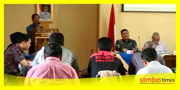 Kepala Kantor Kesbangpolinmas Kabupaten Sambas Budi Iswanto pada kegiatan Bimtek P4GN yang digelar BNN RI.