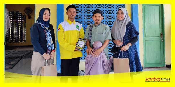 Mahasiswa KKM IAIS bersama pengurus TPQ Masjid Baiturrahman, Desa Sebayan, Minggu (20/8/2023).