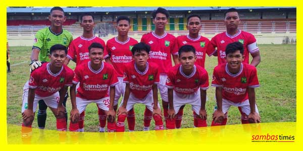 Roki bersama Tim Gabsis Sambas usai mengikuti sesi latihan Sepakbola.