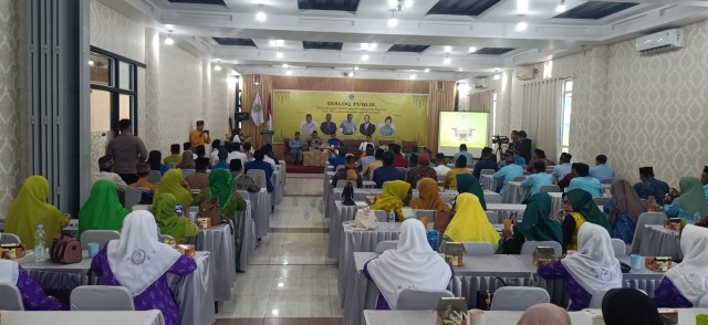 Suasana Dialog Publik MABM Kabupaten Sambas yang dihadiri Ormas, Mahasiswa dan elemen masyarakat Kabupaten Sambas, Sabtu (30/9/2023).
