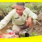 Kabag Prokopim Setda Sambas Mulyadi mewakili Bupati Sambas Satono meletakkan batu pertama Jembatan Berkemajuan ke-42.