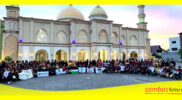Aliansi Masyarakat Peduli Palestina foto bersama di Halaman Masjid Babul Jannah