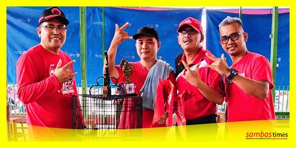 Mardani Anggota DPRD Sambas bersama Ferdinan Syolihin Wakil Ketua DPRD Sambas saat menghadiri Lomba Mega Latber Galing Berkicau, Minggu (29/10/2023).